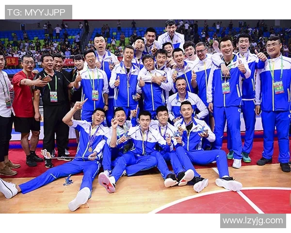 辽宁男篮夺得CBA总冠军！郭艾伦绝杀猛龙，球队全体队员欢欣鼓舞